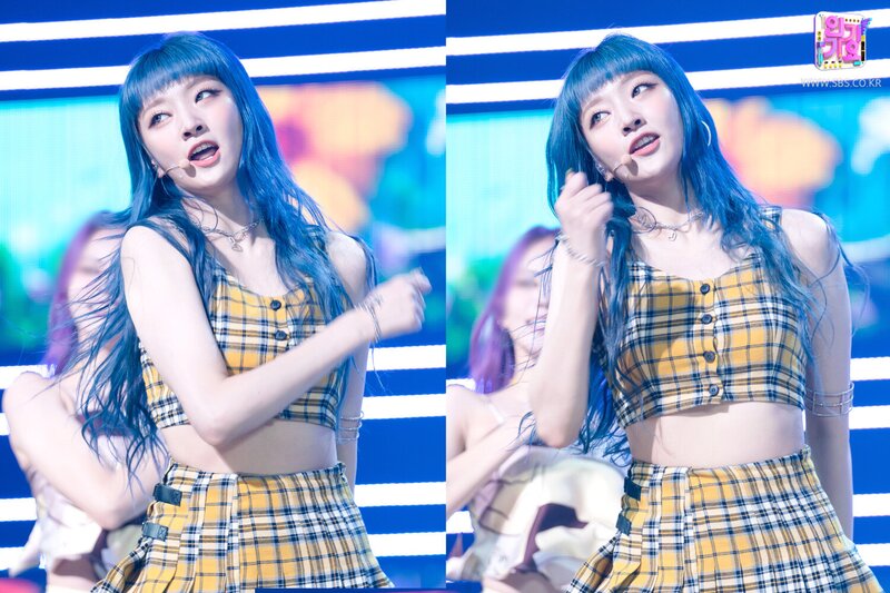 210822 Weeekly - 'Holiday Party' at Inkigayo documents 23