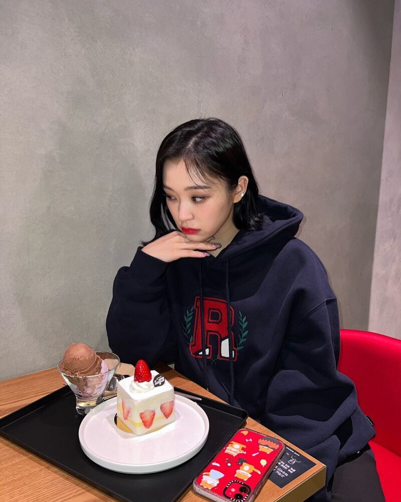 220407 Dreamcatcher Gahyeon Instagram Update documents 9