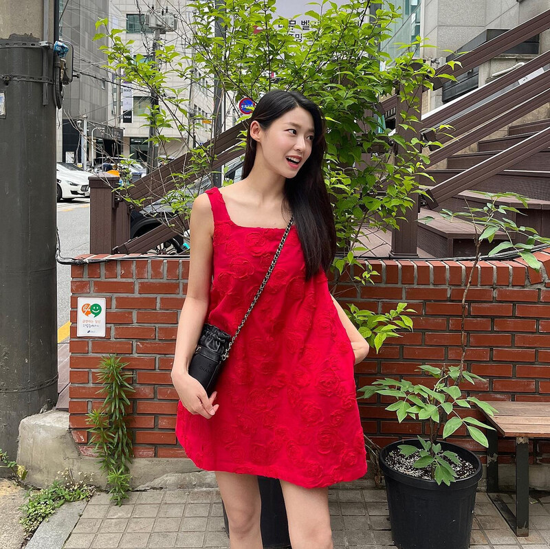 220707 AOA Seolhyun Instagram Update documents 2