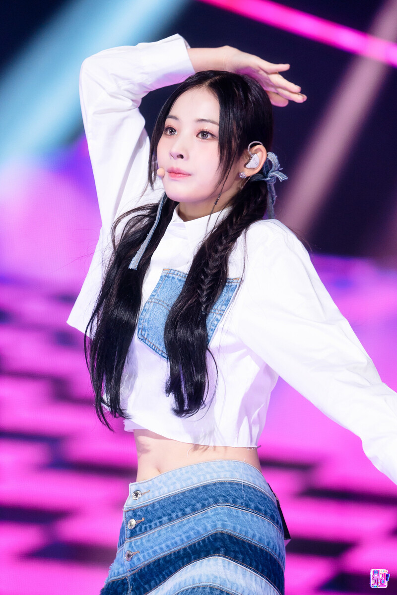 221023 NMIXX Jinni - 'DICE' at Inkigayo documents 4