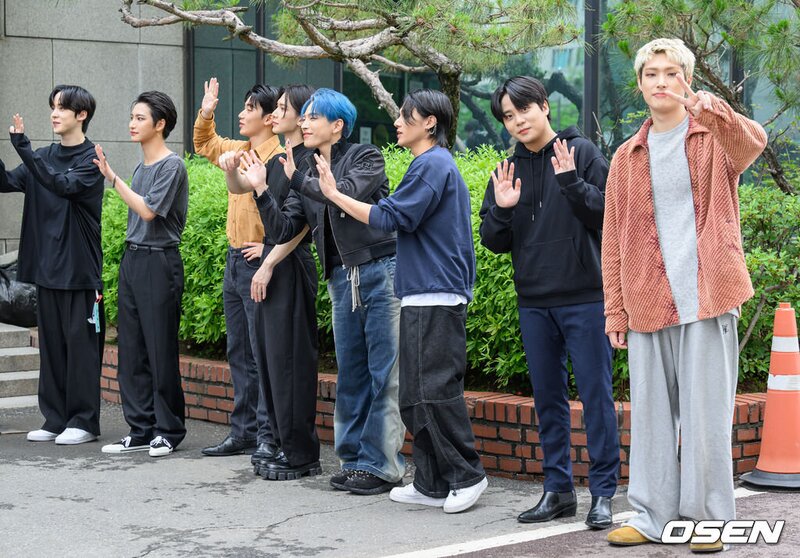 230529 ATEEZ heading to Immortal Songs Recording documents 1