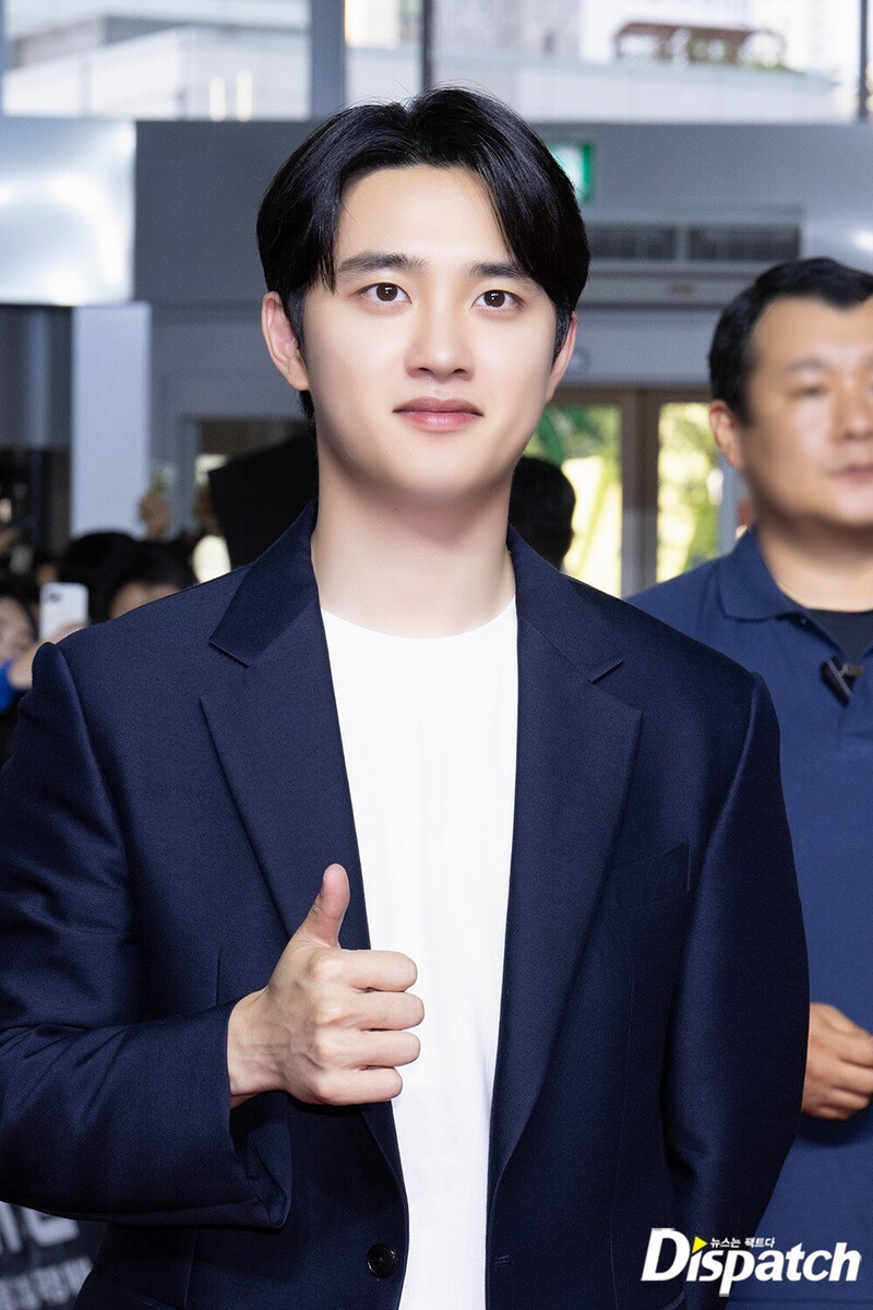 230725 EXO D.O. - 'The Moon' Red Carpet documents 1