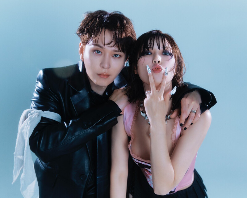 240902 Hyuna Instagram update w/ Yong Junhyung documents 7