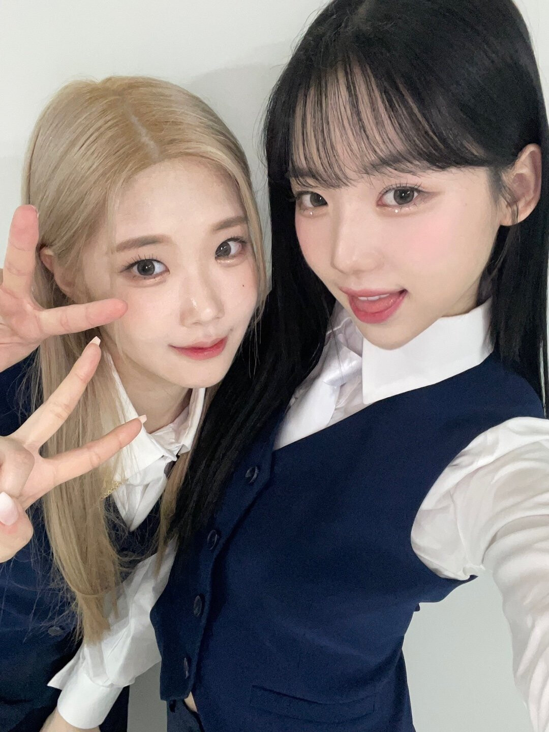 221201 CLASS:y Twitter update - Chaewon & Hyeju | kpopping