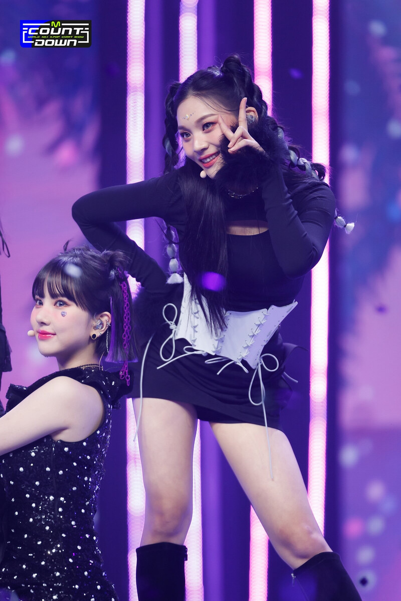 220217 VIVIZ - 'BOP BOP!' + Encore Stage at M Countdown documents 18