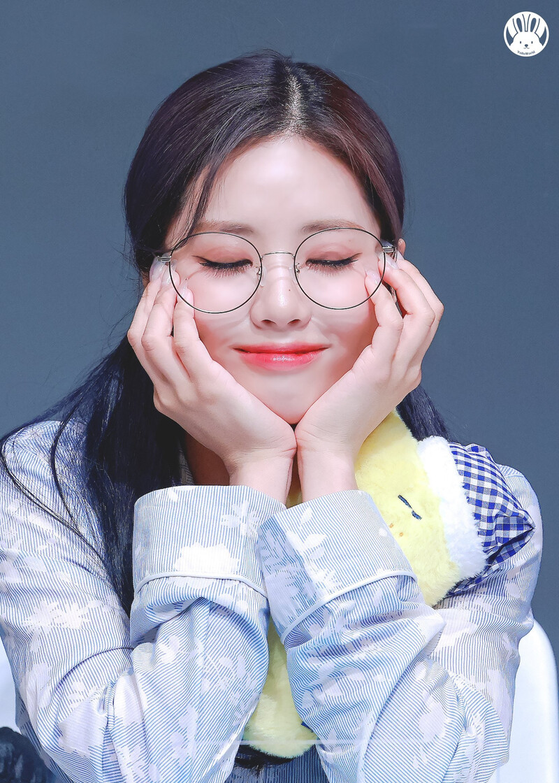 220703 fromis_9 Jiwon documents 9