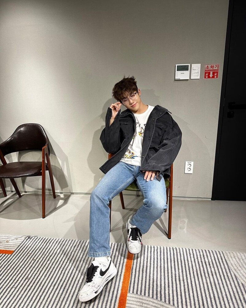 221028 ASTRO JinJin Instagram Update | kpopping