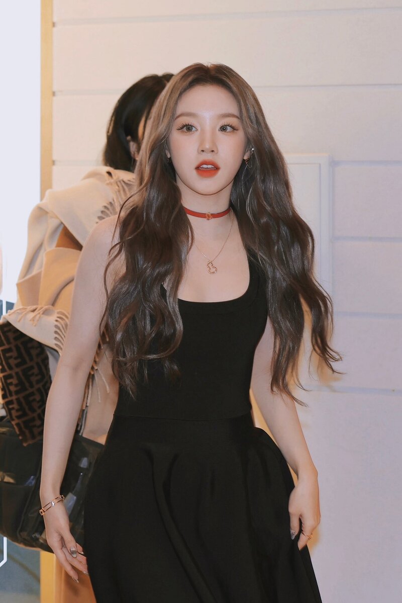 230216 (G)I-DLE Yuqi - QEELIN Jewellery Pop-Up Store Opening in Seoul documents 1
