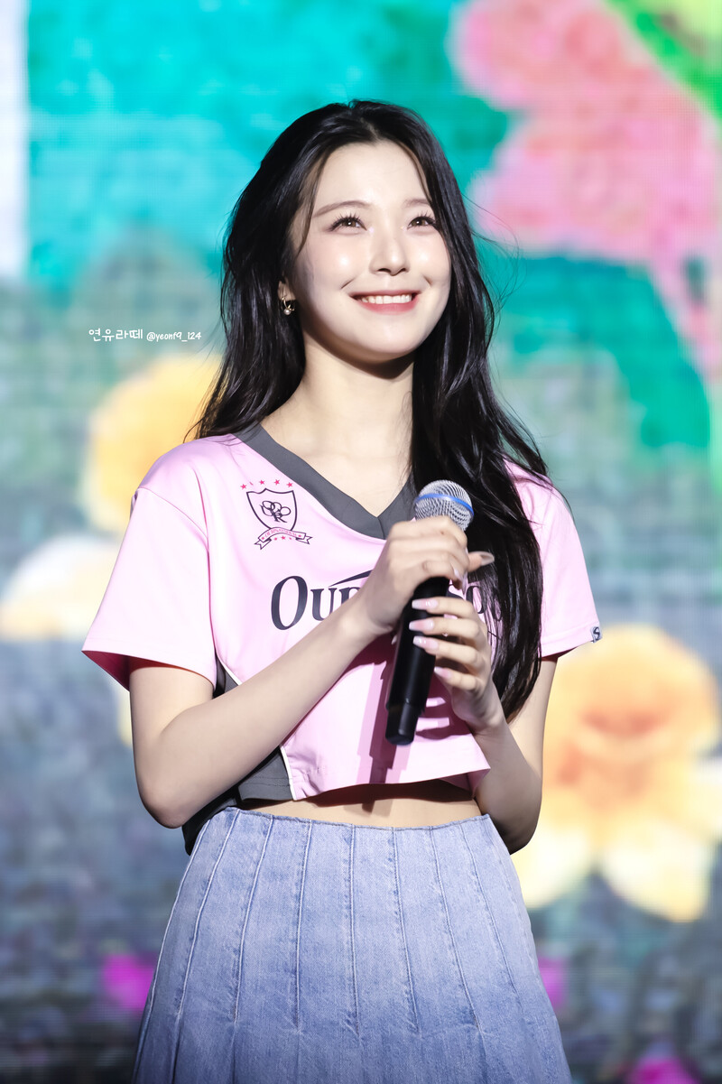 240518 fromis_9 Jiheon - Spring Breeze Campus Festival documents 4