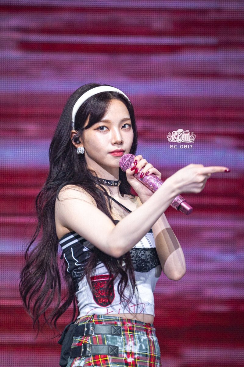 240922 aespa Karina - ‘SYNK : Parallel Line’ Tour in Macau Day 2 documents 8