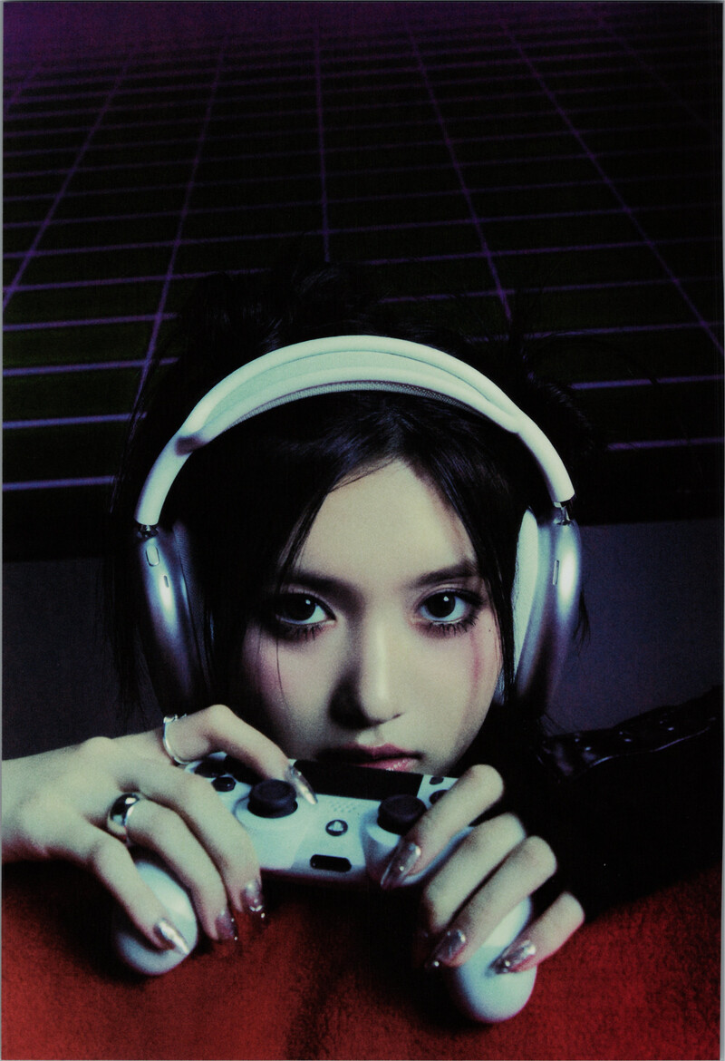 IVE - Mini Album 'I'VE MINE' (Scans) documents 6