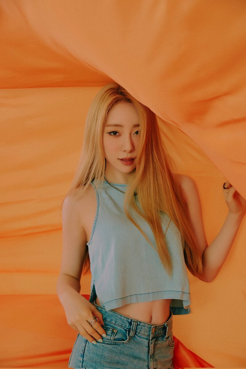 WJSN Yeonjung for Universe 'Feel the Breeze' Photoshoot 2022 documents 5