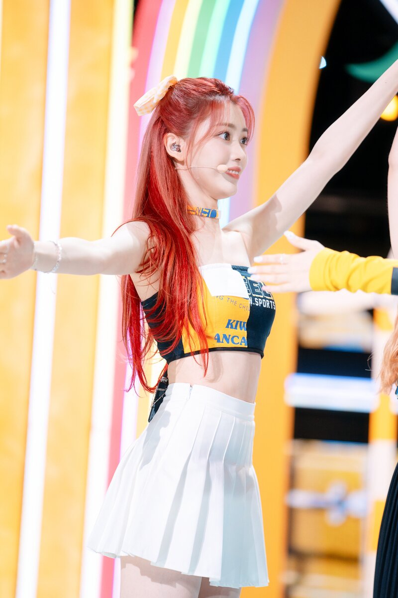 220703 Kep1er Xiaoting 'Up!' at Inkigayo documents 4
