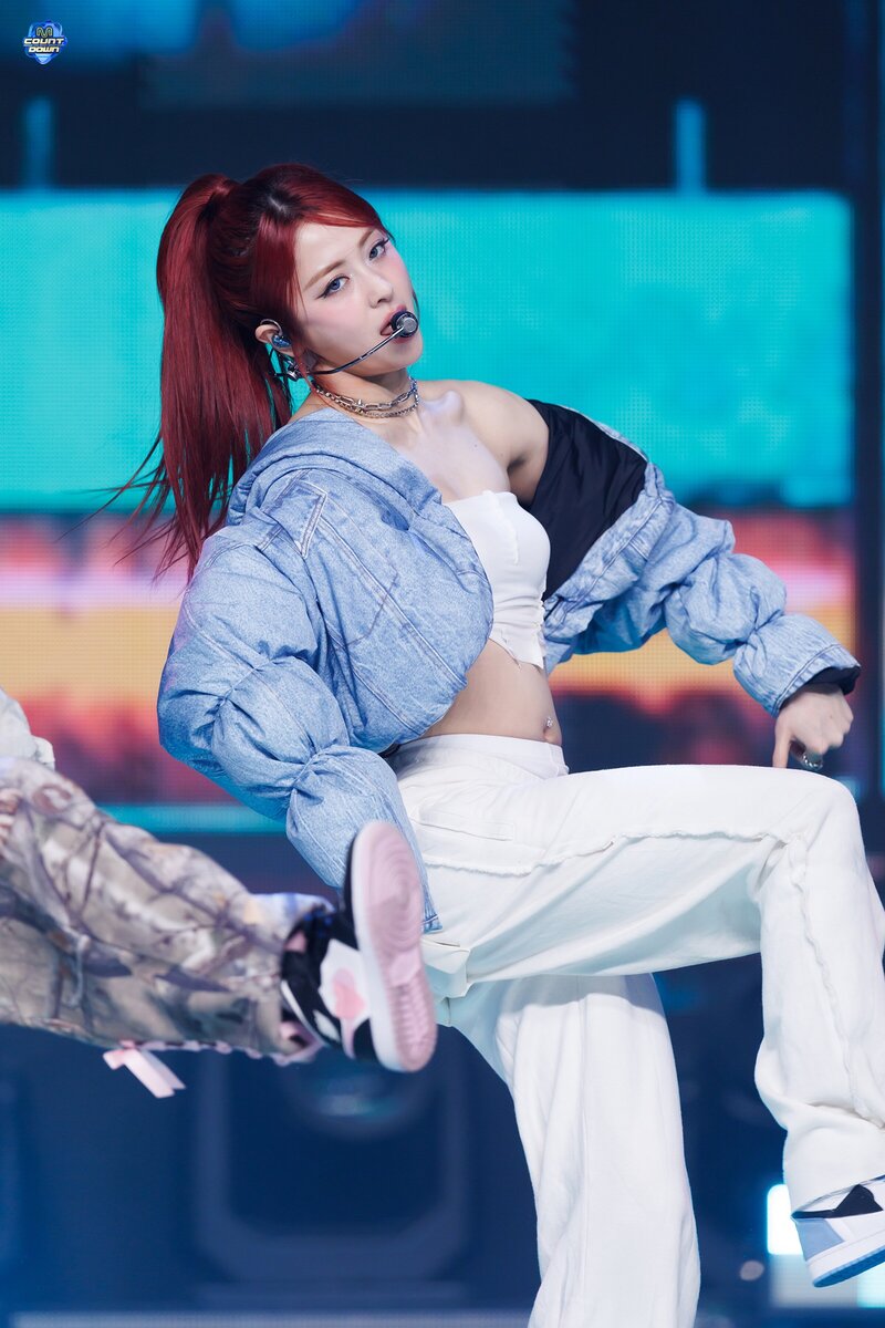 240229 LE SSERAFIM Yunjin - 'EASY' and 'Smart' at M Countdown documents 13