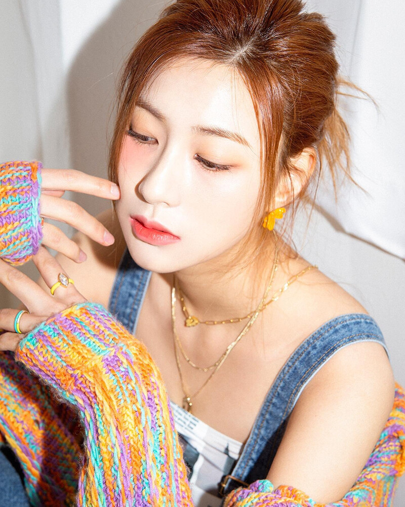 Apink Hayoung May 2022 pictorial documents 2