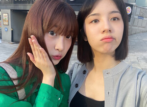 230812 WOOAH LUCY twitter update with MINSEO