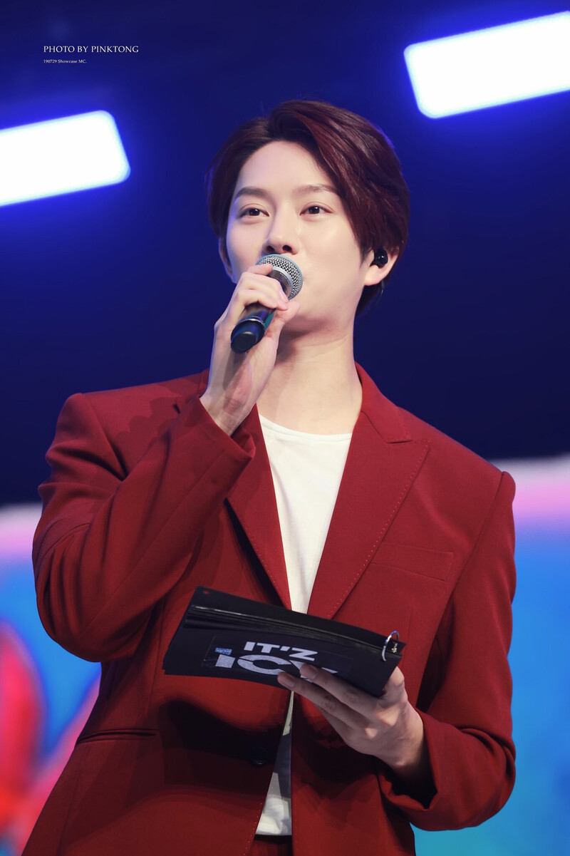 190729 Heechul at ITZY 'Icy' Showcase documents 4