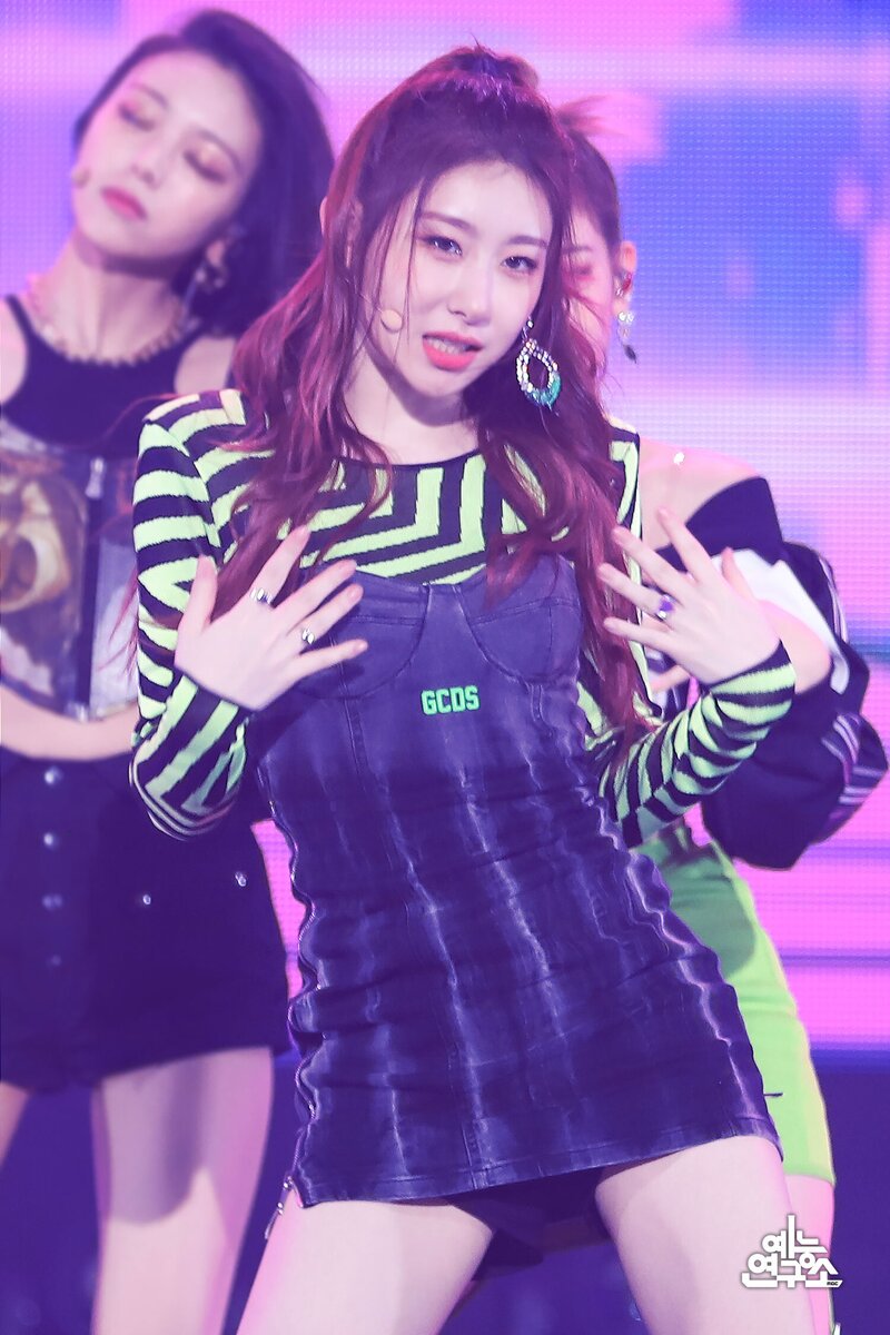 211002 ITZY - 'LOCO' at Music Core documents 9