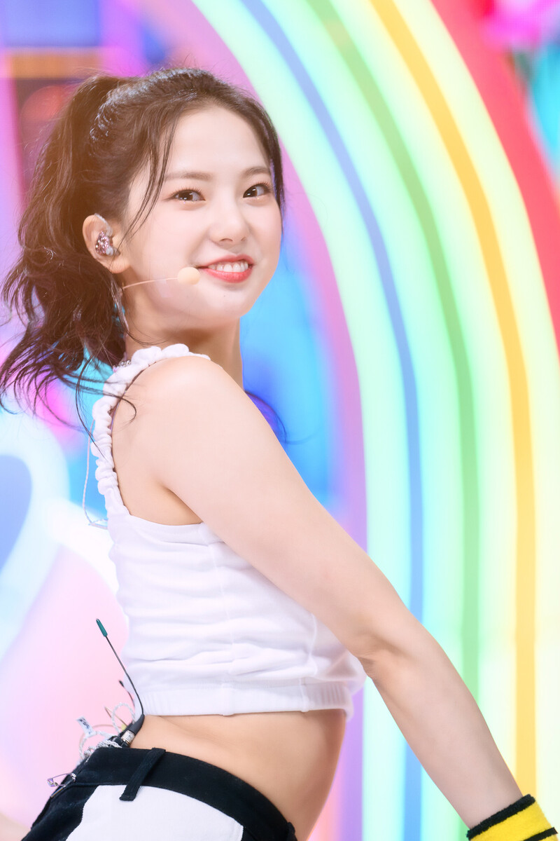 220703 Kep1er Yujin 'Up!' at Inkigayo documents 18