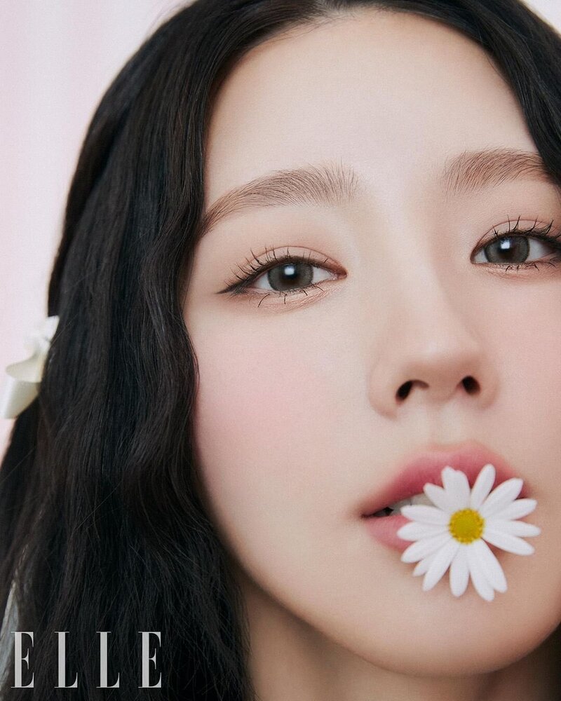 (G)I-DLE MIYEON for ELLE Korea x JILL STUART Beauty June Issue 2023 documents 5