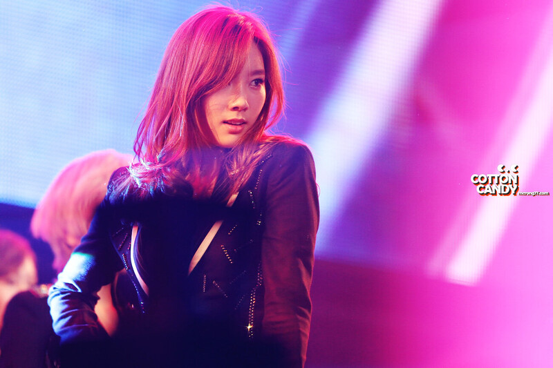 121021 Girls' Generation Taeyeon at GS& Concert documents 8