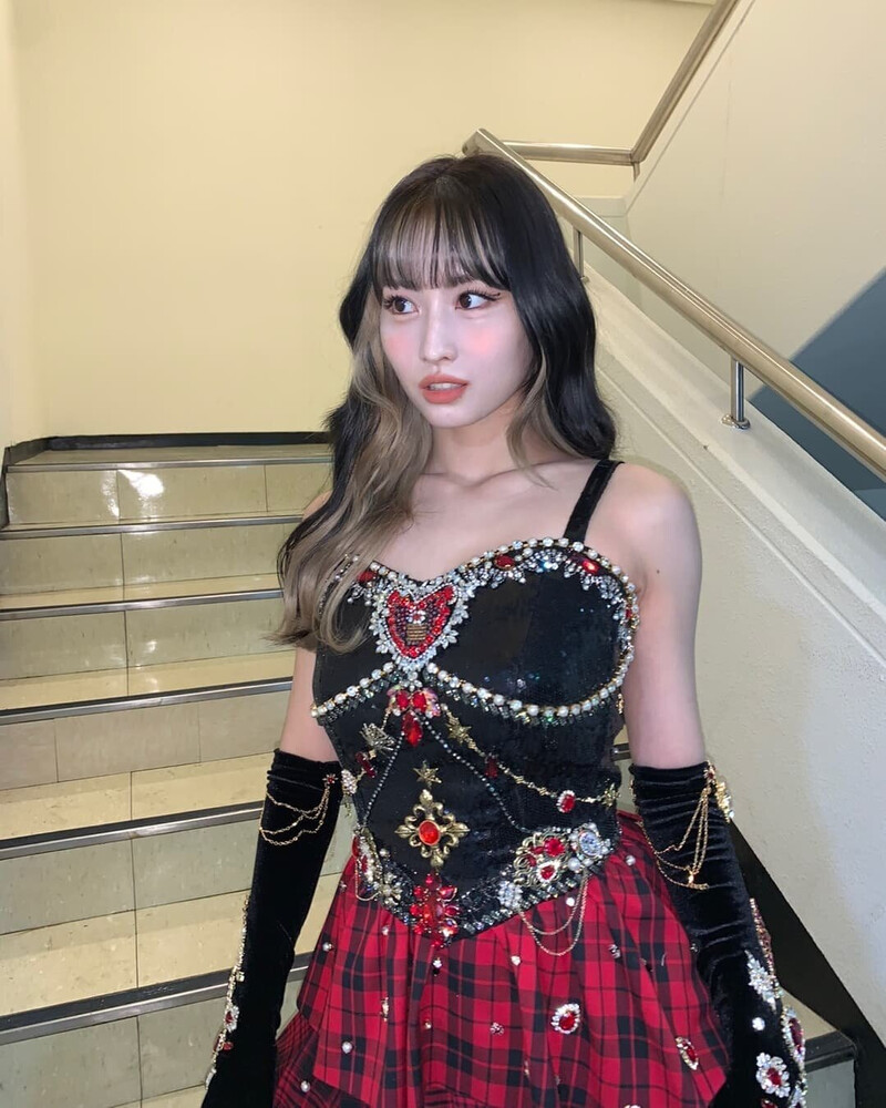 211231 TWICE Instagram Update - Momo documents 5