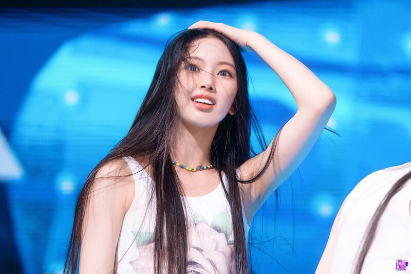 220814 NewJeans Hyein - 'Attention' at Inkigayo documents 3