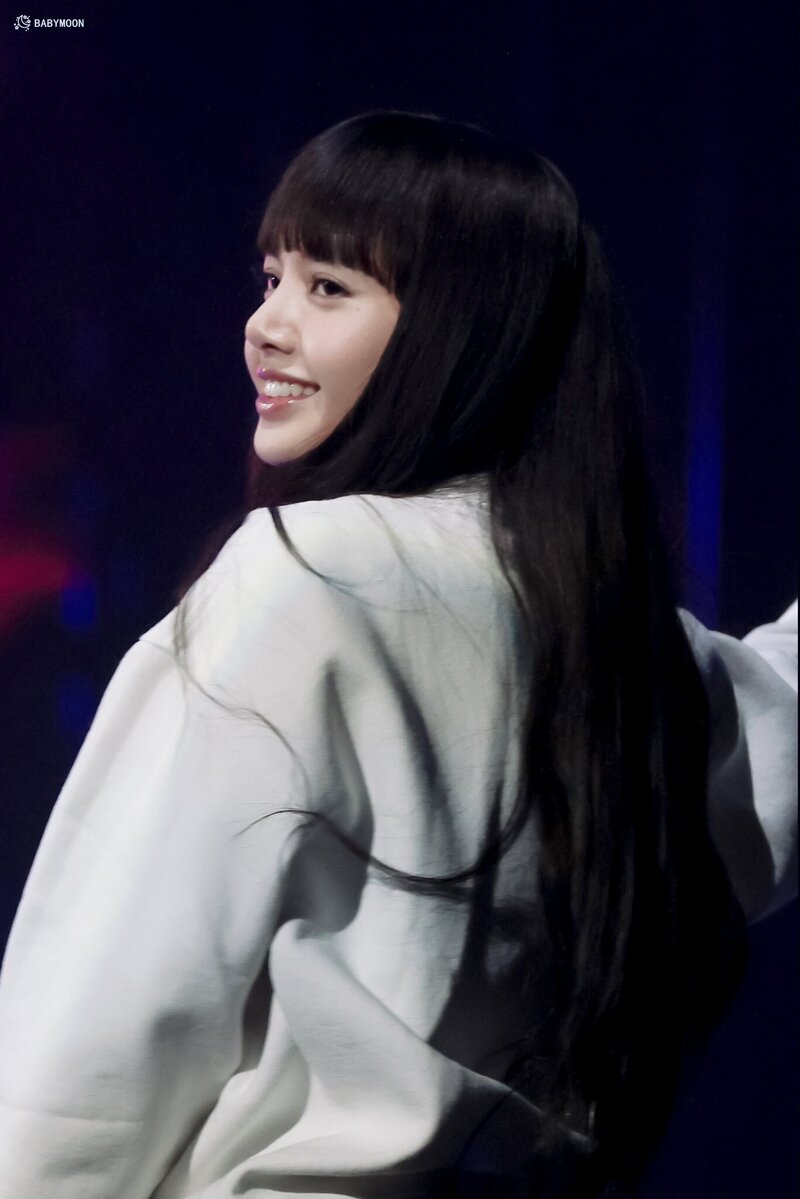 221130 BLACKPINK Lisa - 'BORN PINK' Concert in London Day 1 documents 21