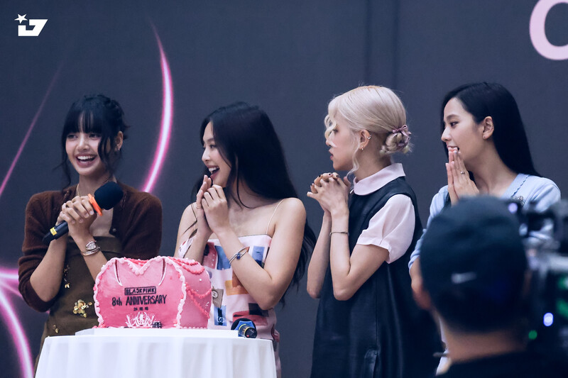 240808 BLACKPINK - 'OUR AREA WITH BLINK' 8th Anniversary Fansign Event in Seoul documents 4