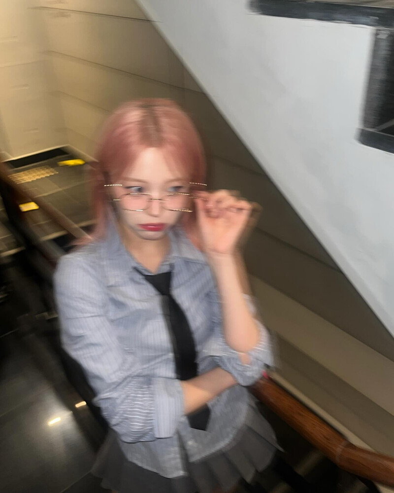 240902 fromis_9 Jiheon Instagram Update documents 3