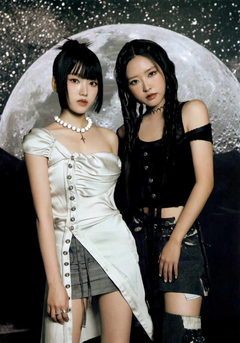 Loossemble - 1st Mini Album 'Loossemble' (Space ver.) [SCANS] documents 6