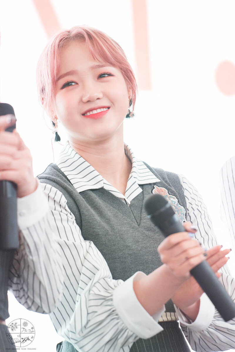 180225 Weki Meki Yoojung at Goyang 'Lucky.' Fansign documents 24