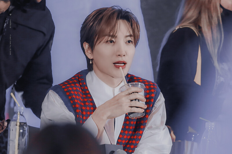 200105 Super Junior Leeteuk at 'Timeslip' Chengdu Fansign documents 5