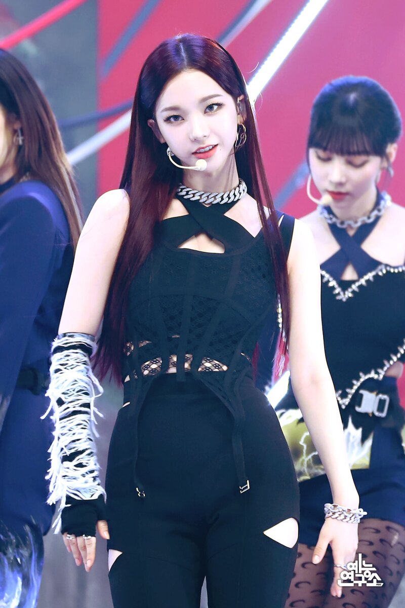 211016 aespa - 'Savage' at Music Core documents 3