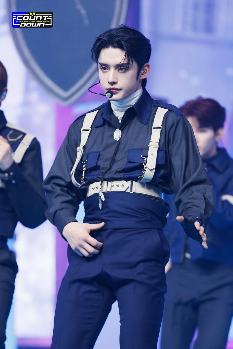 231109 ZEROBASEONE Jiwoong - "Crush" and "Melting Point" at M Countdown documents 11