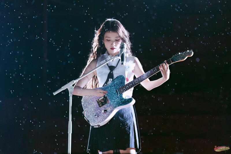 240921 IU - HEREH World Tour Concert Encore: The Winning in Seoul Day 1 documents 4