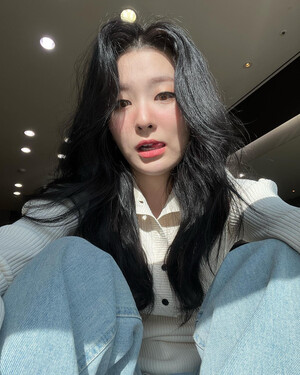 220326 Red Velvet Seulgi Instagram Update