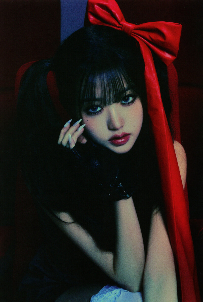 IVE - Mini Album 'I'VE MINE' (Scans) documents 4