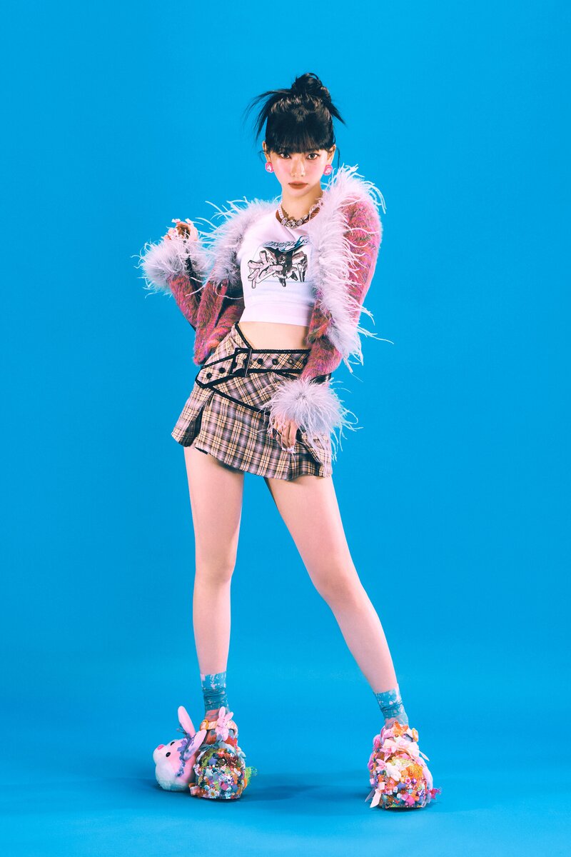 aespa - Japan Debut Single ‘Hot Mess’ Concept Photo documents 1