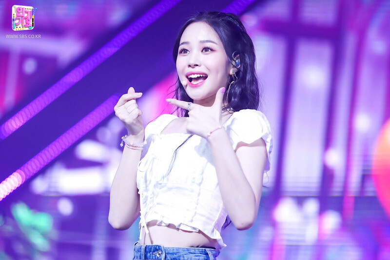 210815 Weeekly - 'Holiday Party' at Inkigayo documents 9