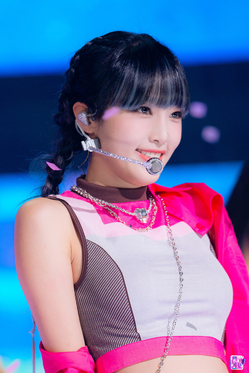 220821 YENA - 'SMARTPHONE' at Inkigayo documents 1