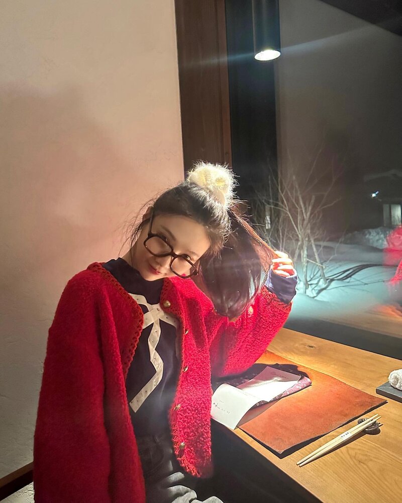 240217 Red Velvet Joy Instagram Update documents 13