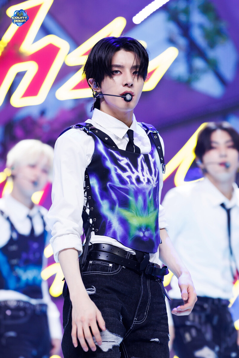 240808 ENHYPEN JAKE - 'XO (ONLY IF YOU SAY YES)' & 'BROUGHT THE HEAT BACK' AT MCOUNTDOWN documents 8