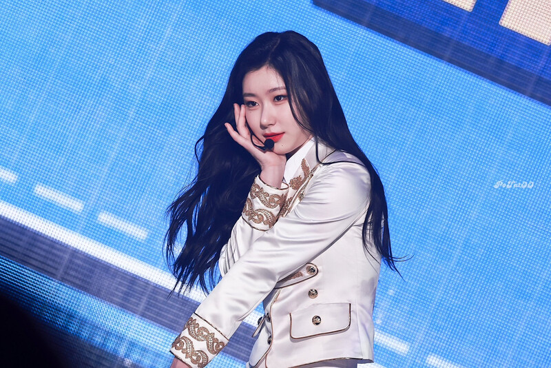 230212 ITZY Chaeryeong documents 2