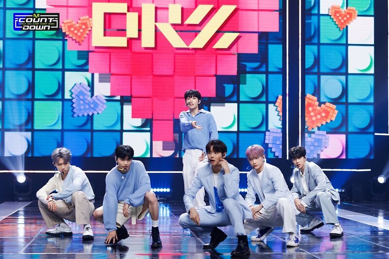 220428 DKZ - 'Cupid' at M Countdown documents 4