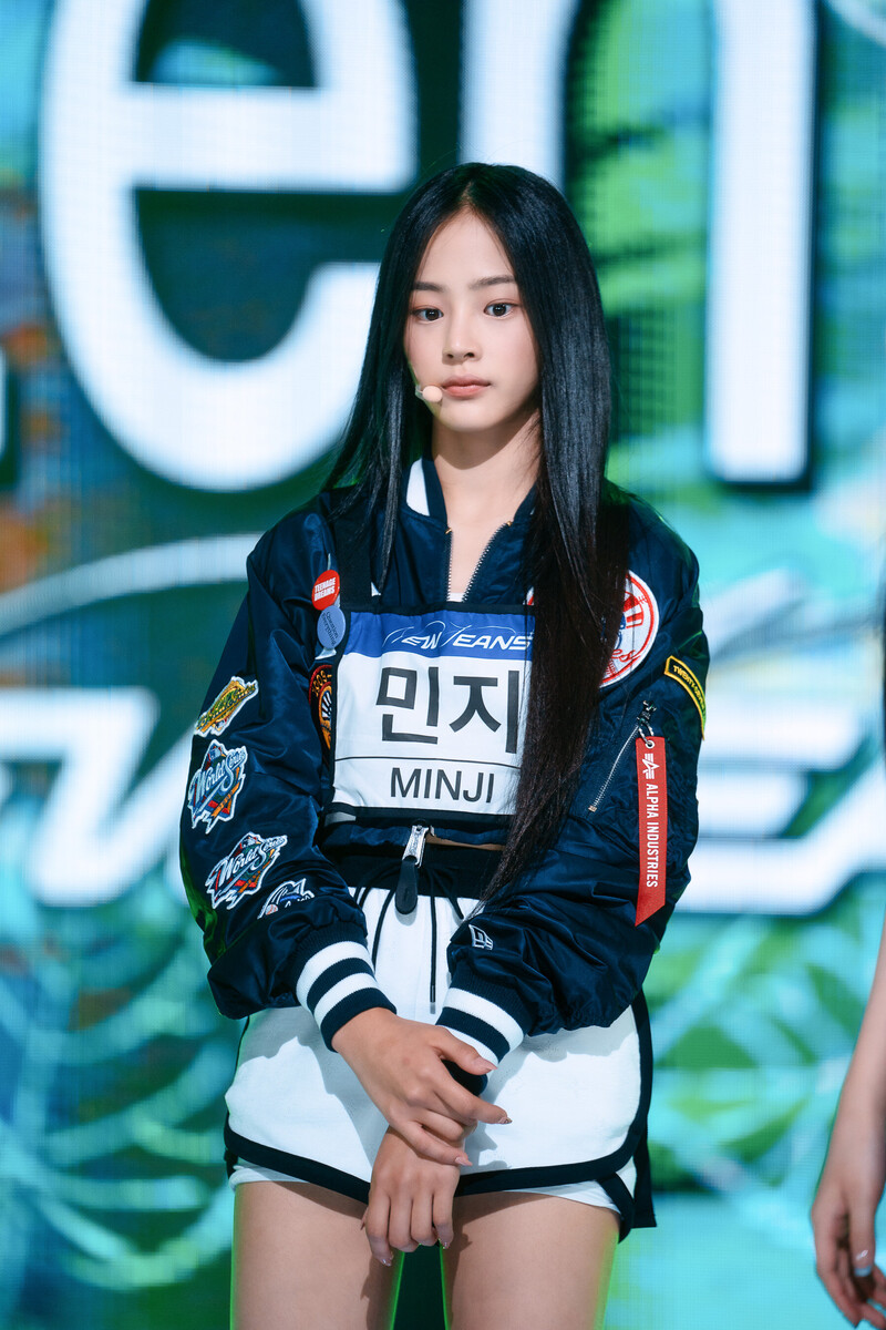 220807 NewJeans Minji 'Attention' at Inkigayo documents 6