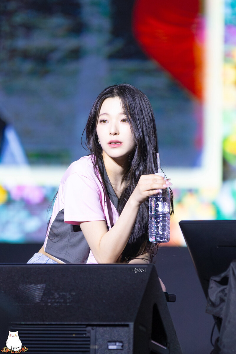 240518 fromis_9 Jiheon - Spring Breeze Campus Festival documents 2