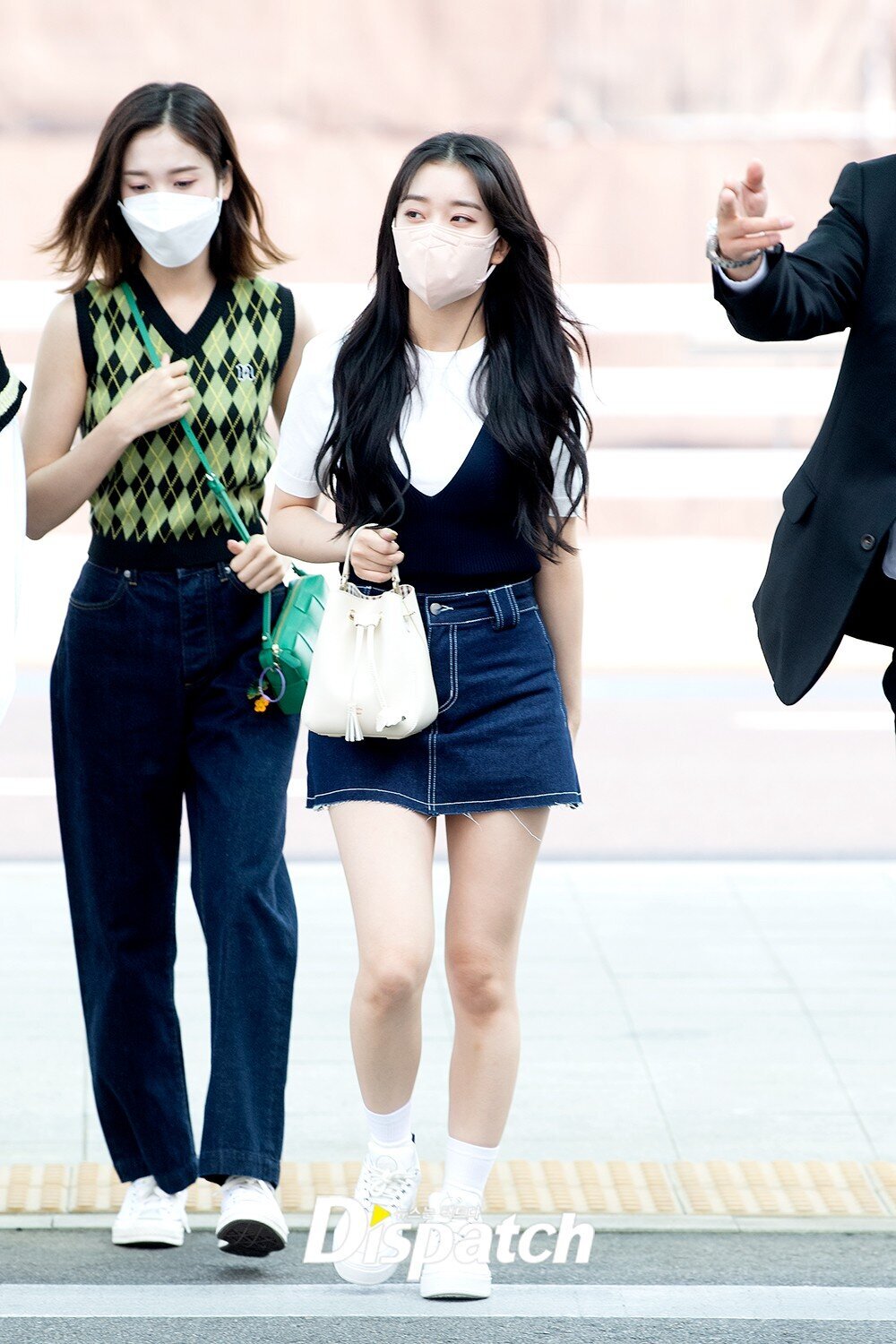 220520 STAYC's Sumin at Incheon International Airport for KCON USA 