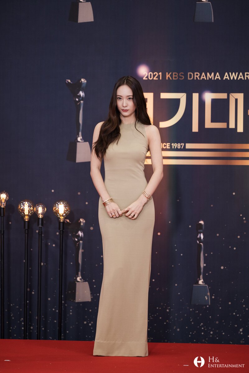 220118 H& Naver Post - Krystal at 2021 KBS Drama Awards documents 7