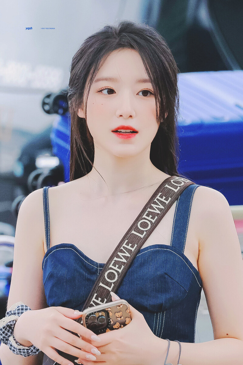 220819 (G)I-DLE Shuhua Incheon Airport Departure documents 6